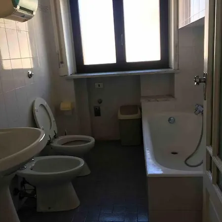 In Edificio Liberty Vicino Al Mare