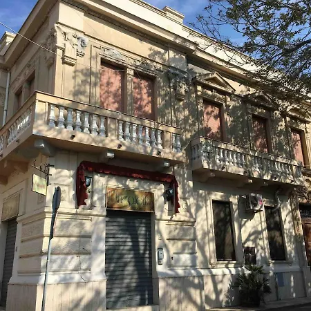 In Edificio Liberty Vicino Al Mare Διαμέρισμα *